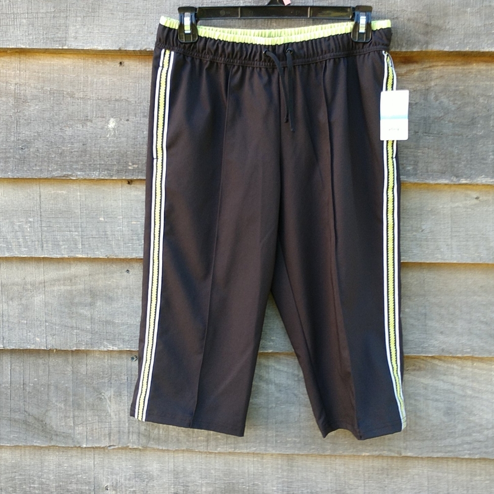 NWT Capri's Women's Active Running Capris Black/Sap/Grn PS